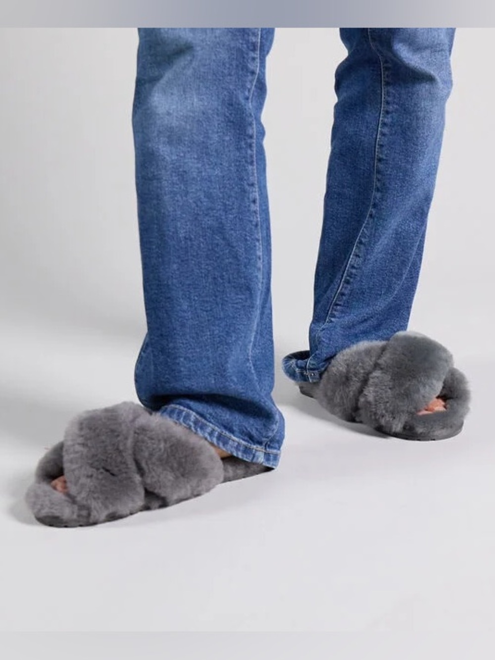 EMU Australia Mayberry Sheepskin Slippers Slides Sandals in Charcoal, Size